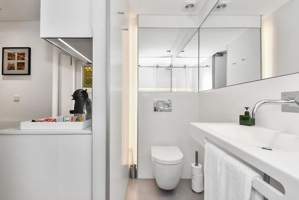 Boutique Apartment Cris Do Carmo Lisbon 0*,