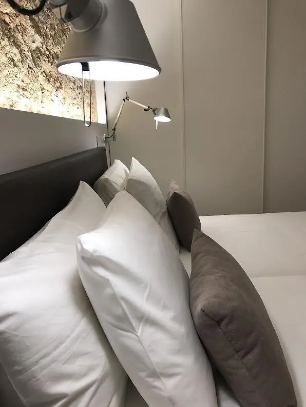 Boutique Apartment Cris Do Carmo Lisbon 0*,  Portugal