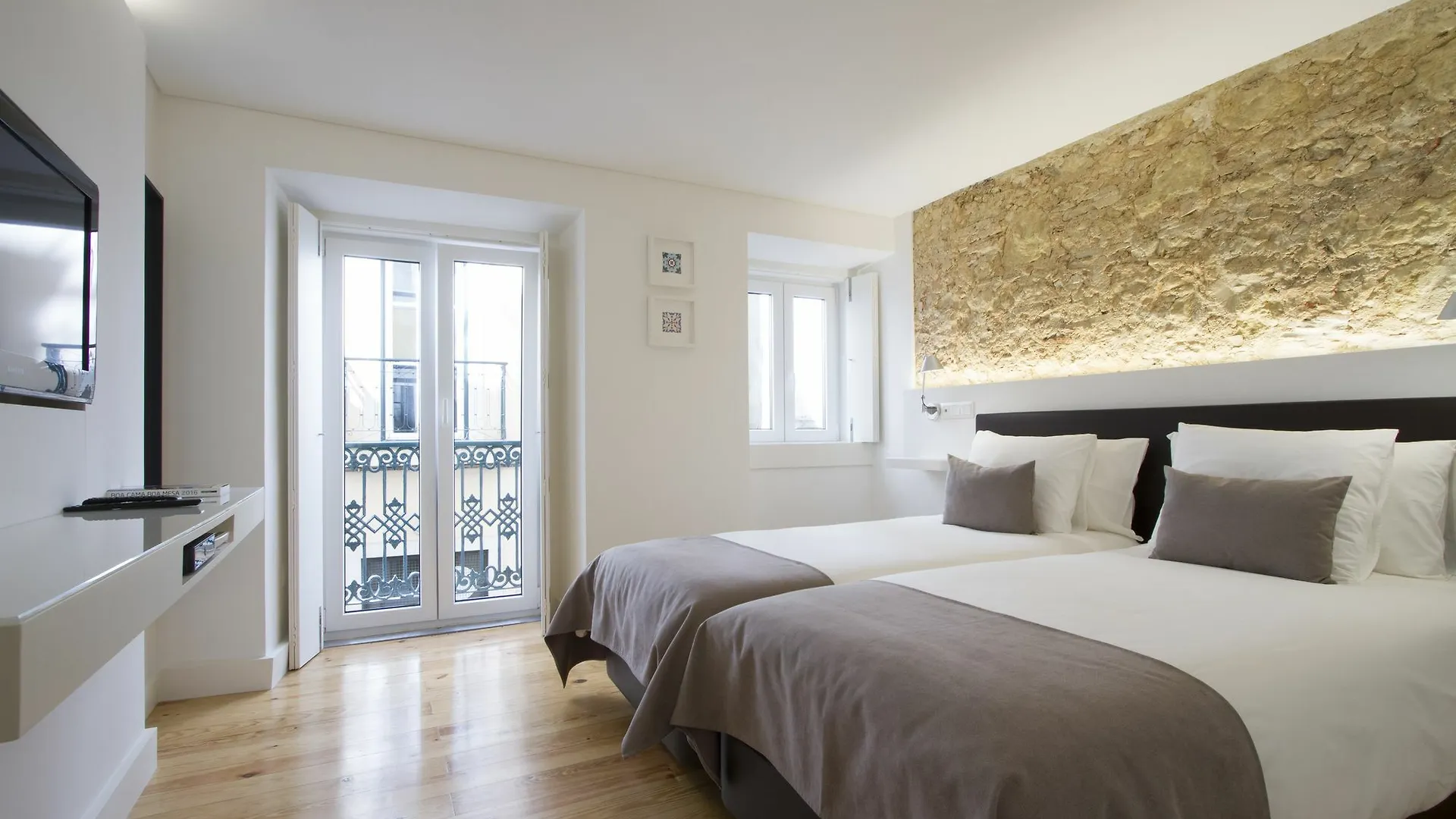 Boutique Apartment Cris Do Carmo Lisbon 0*,  Portugal