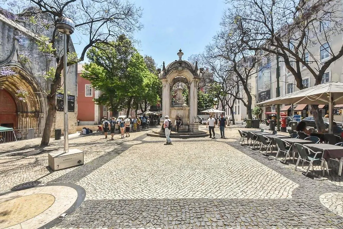 Boutique Apartment Cris Do Carmo Lisbon 0*,  Portugal
