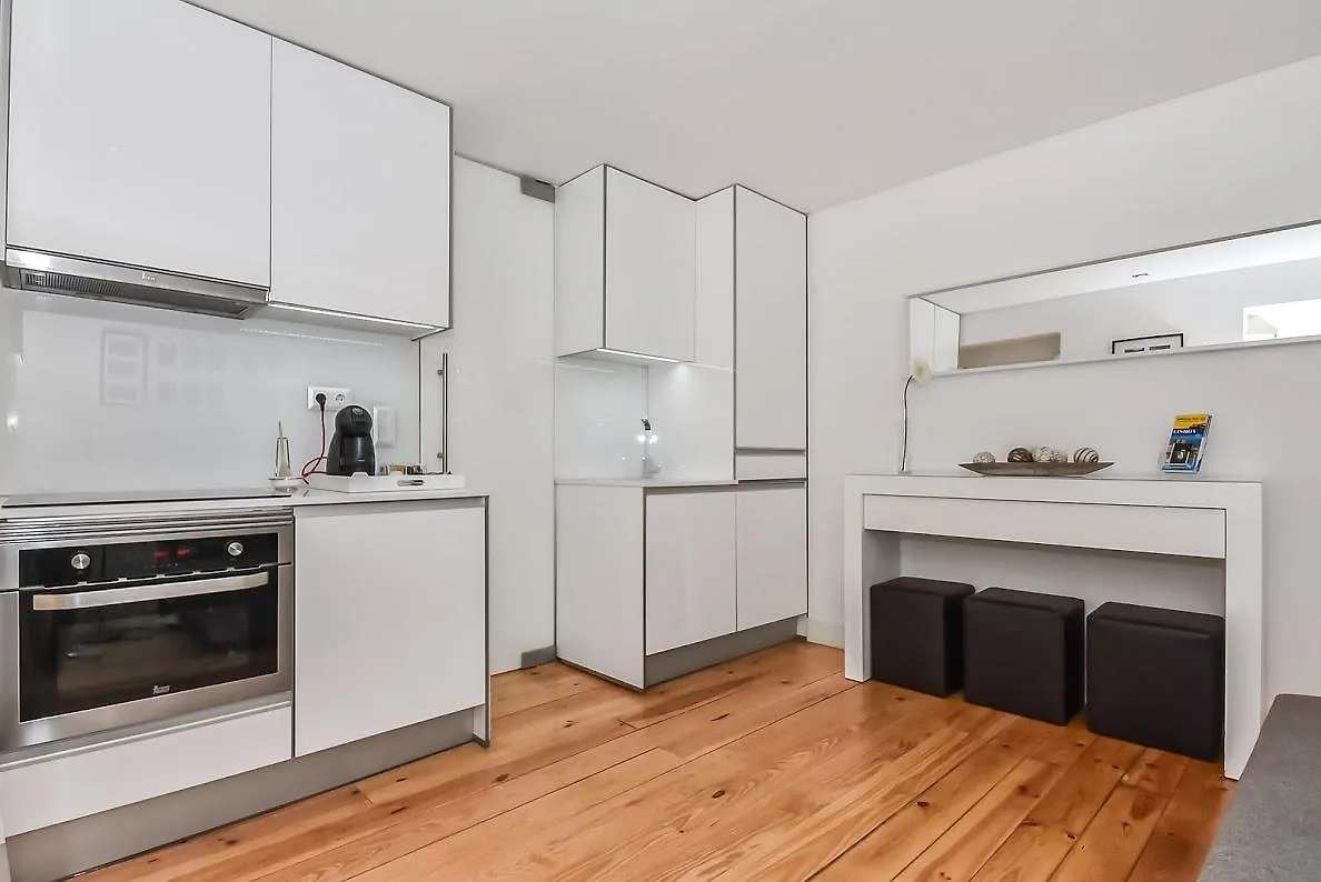 Boutique Apartment Cris Do Carmo Lisbon 0*,  Portugal
