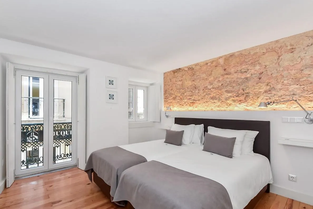 Boutique Apartment Cris Do Carmo contacts